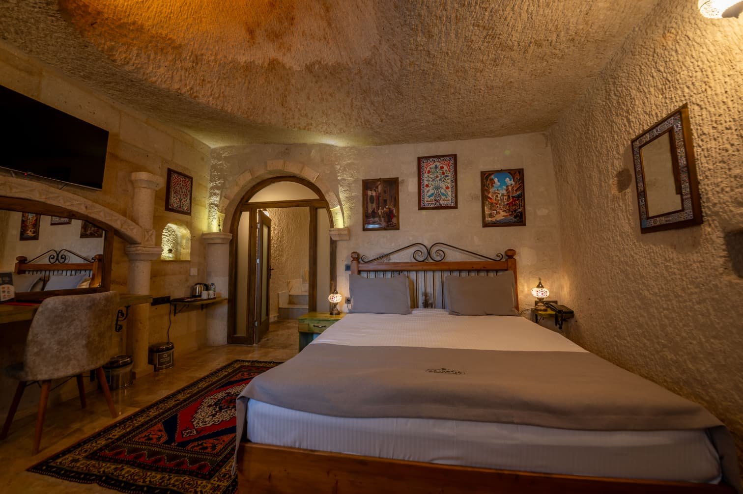 Room 101 · Deluxe Jacuzzi Room photo 10