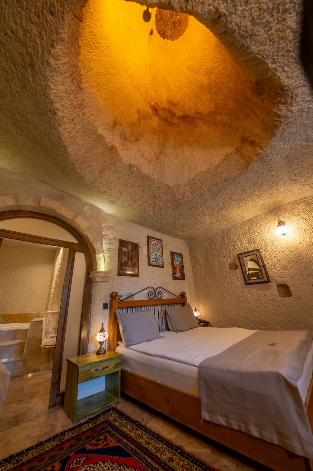 Room 101 · Deluxe Jacuzzi Room photo 11