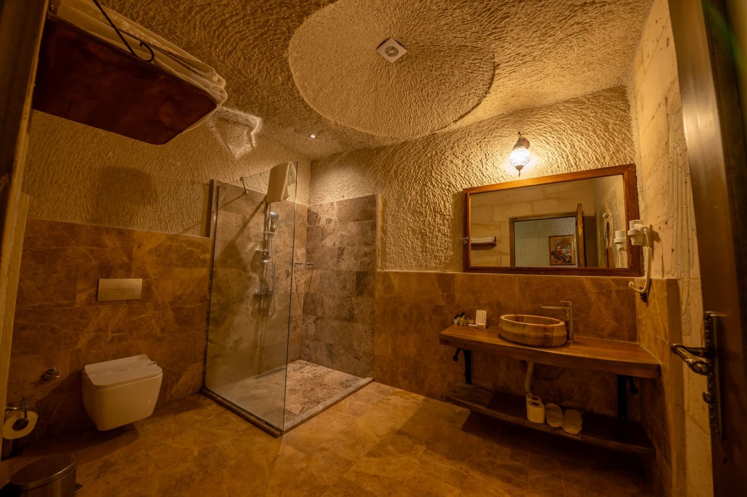 Room 103 · Junior Suite photo 6