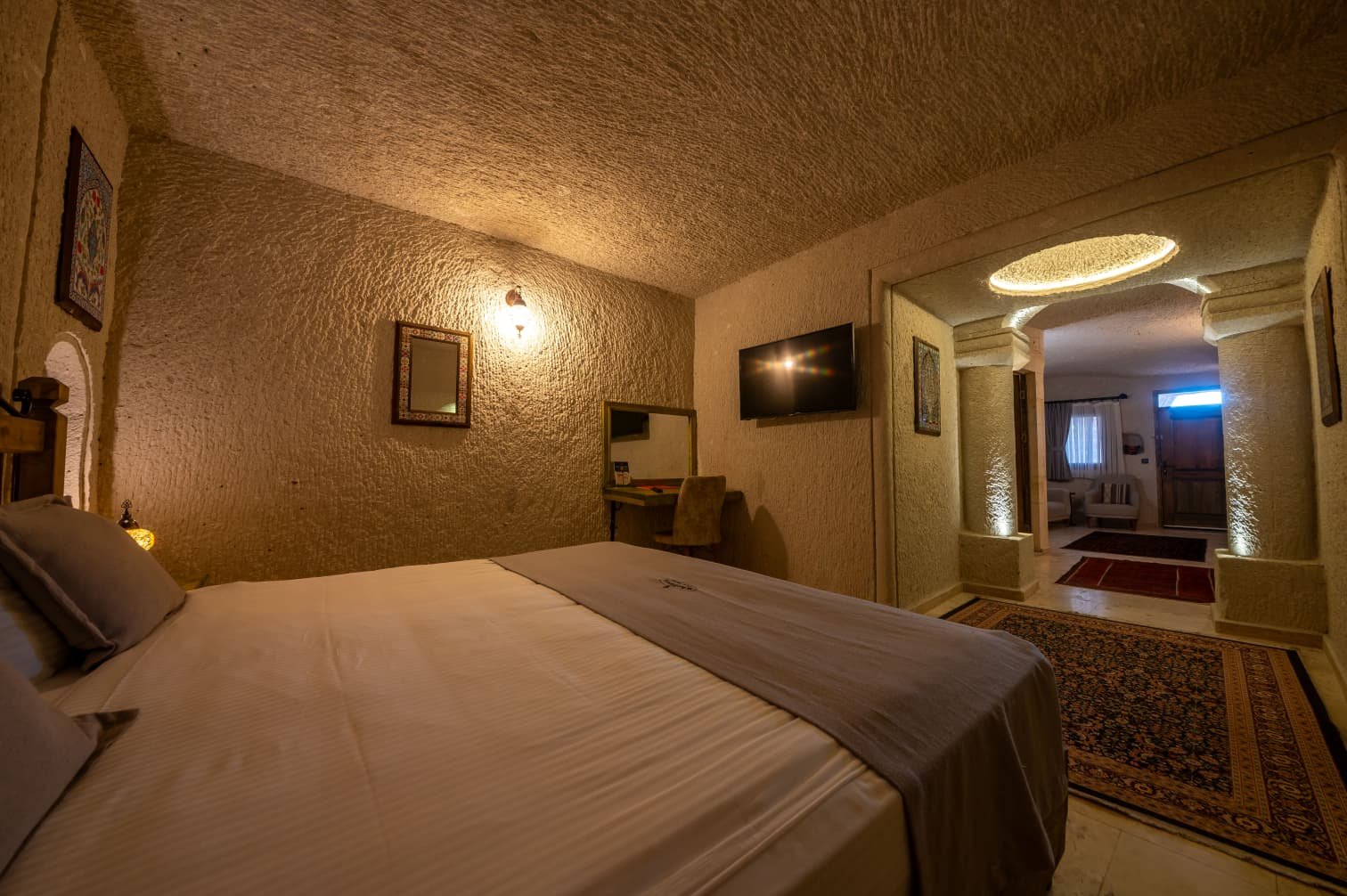Room 103 · Junior Suite preview