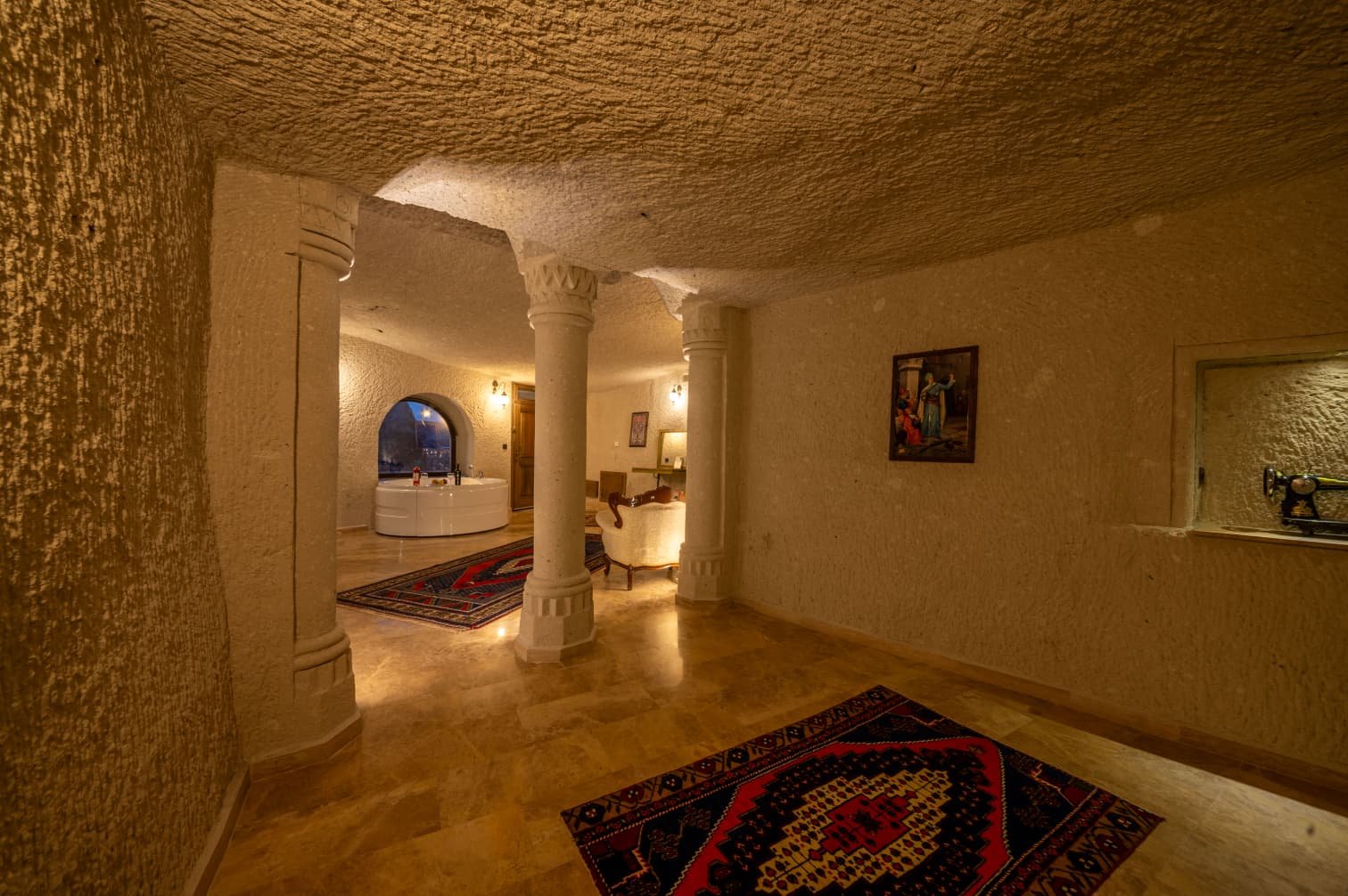 Room 108 · Queen Suite photo 27